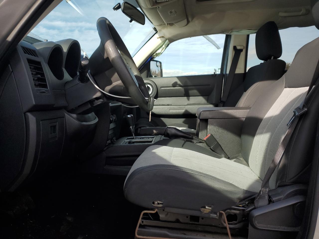 2008 Dodge Nitro - Image 7