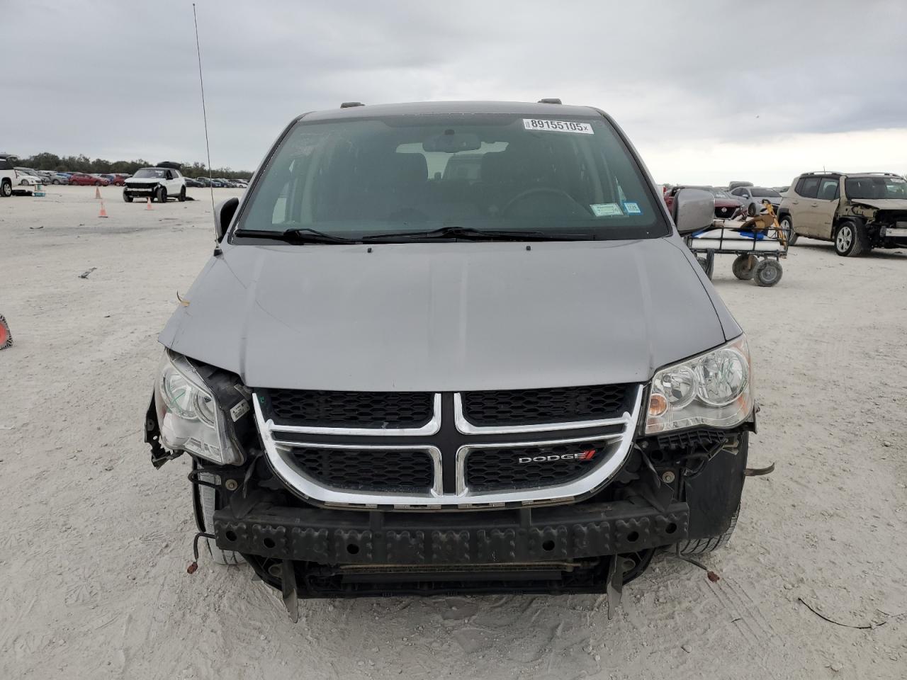 2016 Dodge Caravan - Image 5