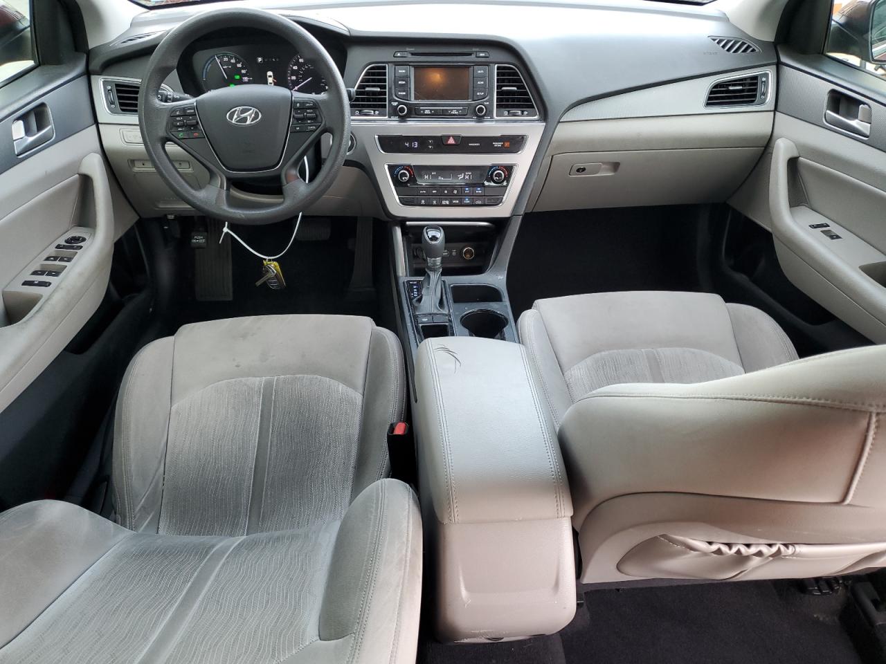 2016 Hyundai Sonata - Image 8