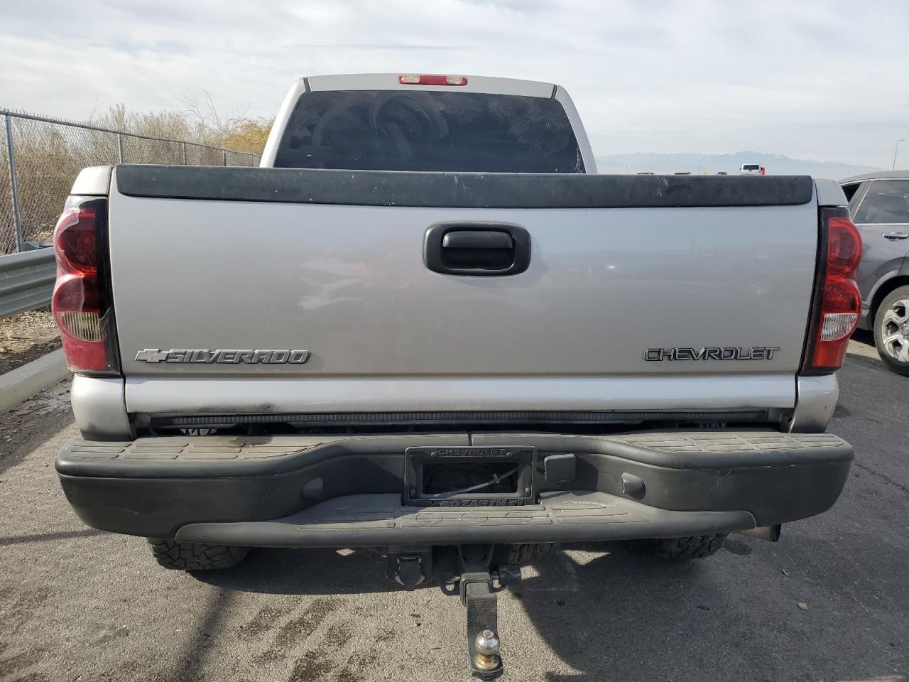 2005 Chevrolet Silverado - Image 6
