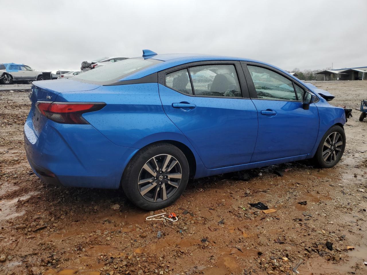 2021 Nissan Versa - Image 3