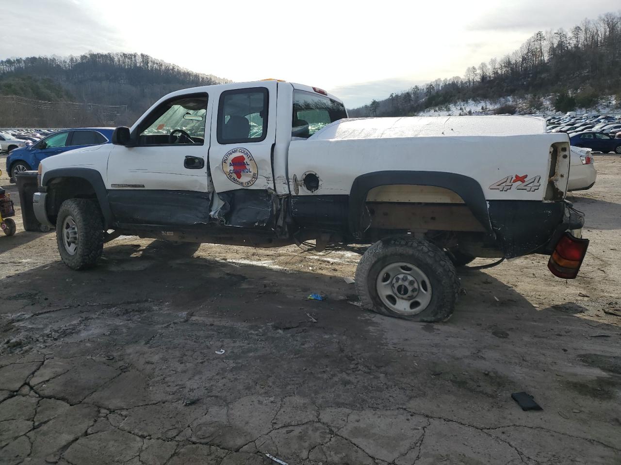 2004 GMC Sierra - Image 2
