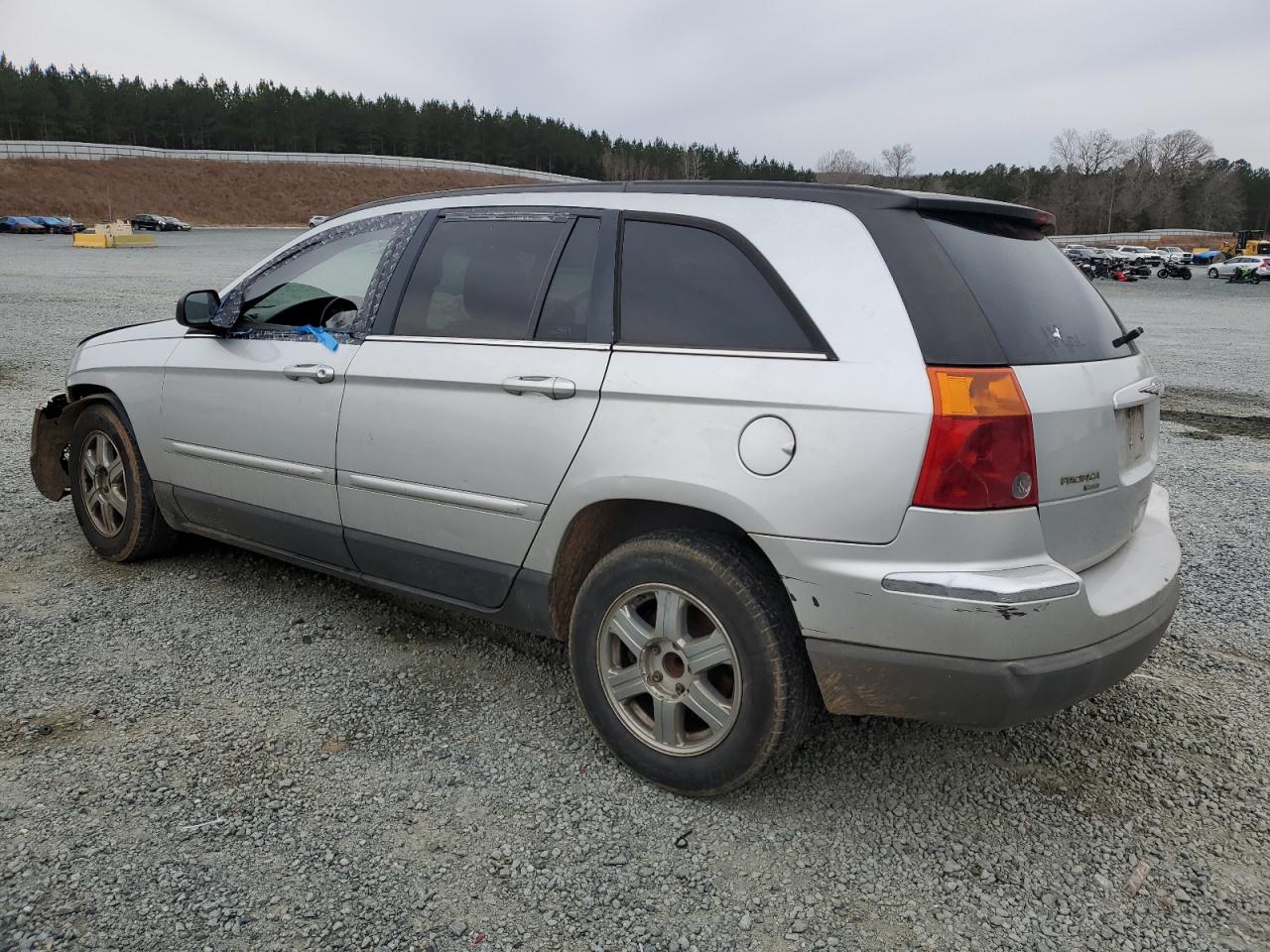 2005 Chrysler Pacifica - Image 2