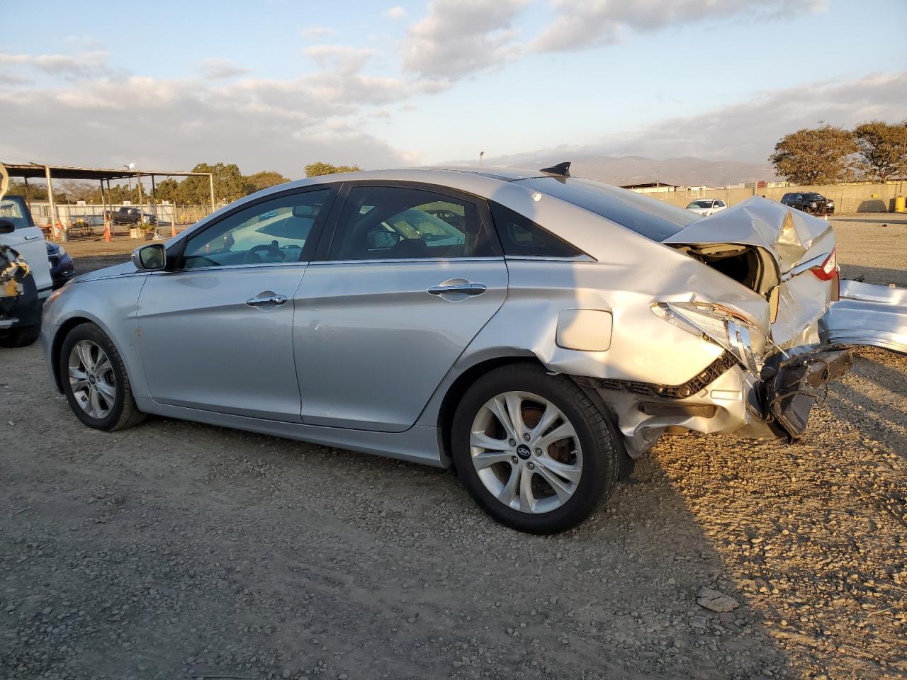 2012 Hyundai Sonata - Image 2