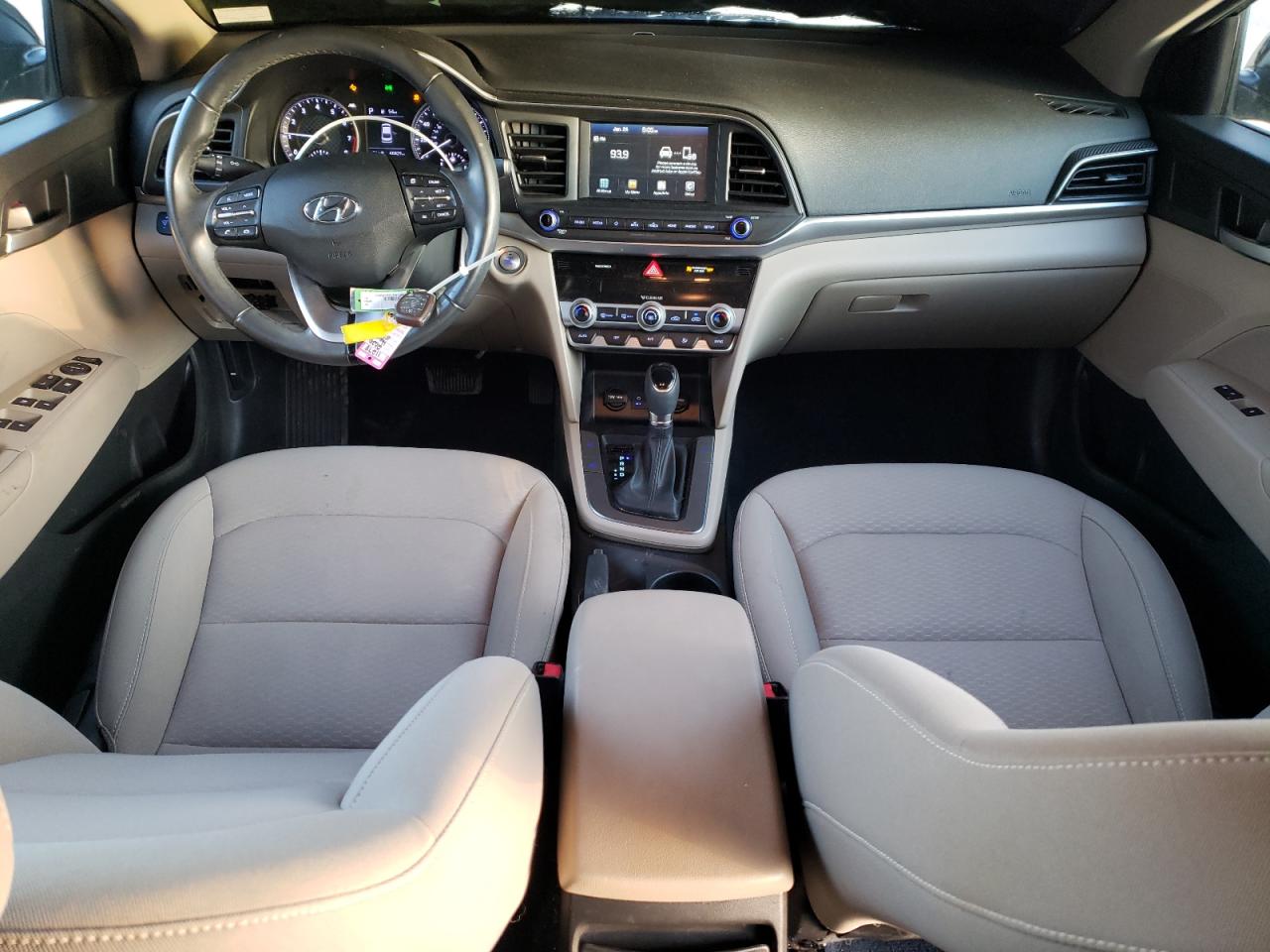 2020 Hyundai Elantra - Image 8