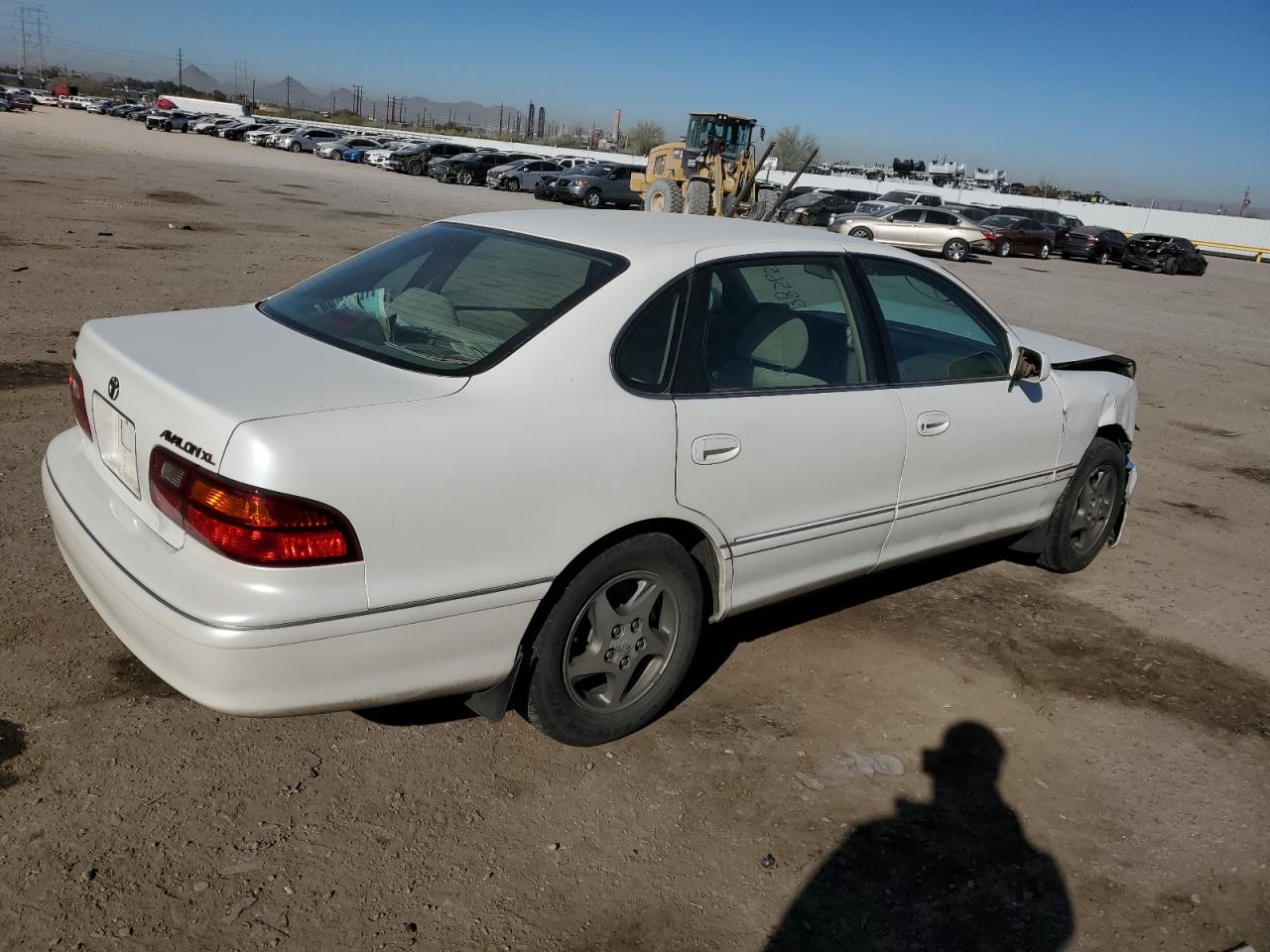 1999 Toyota Avalon - Image 3