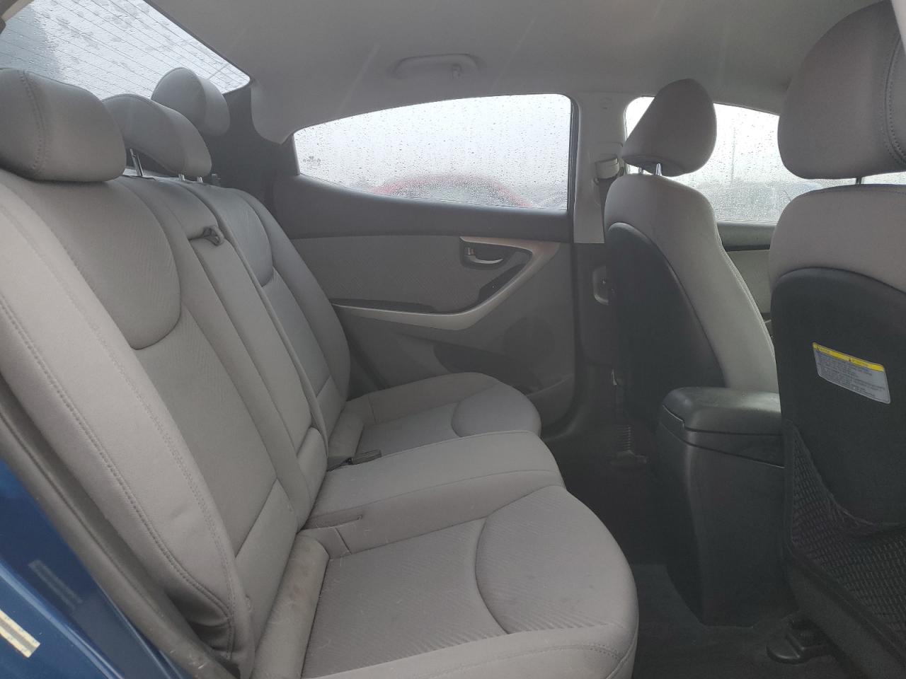 2013 Hyundai Elantra - Image 10