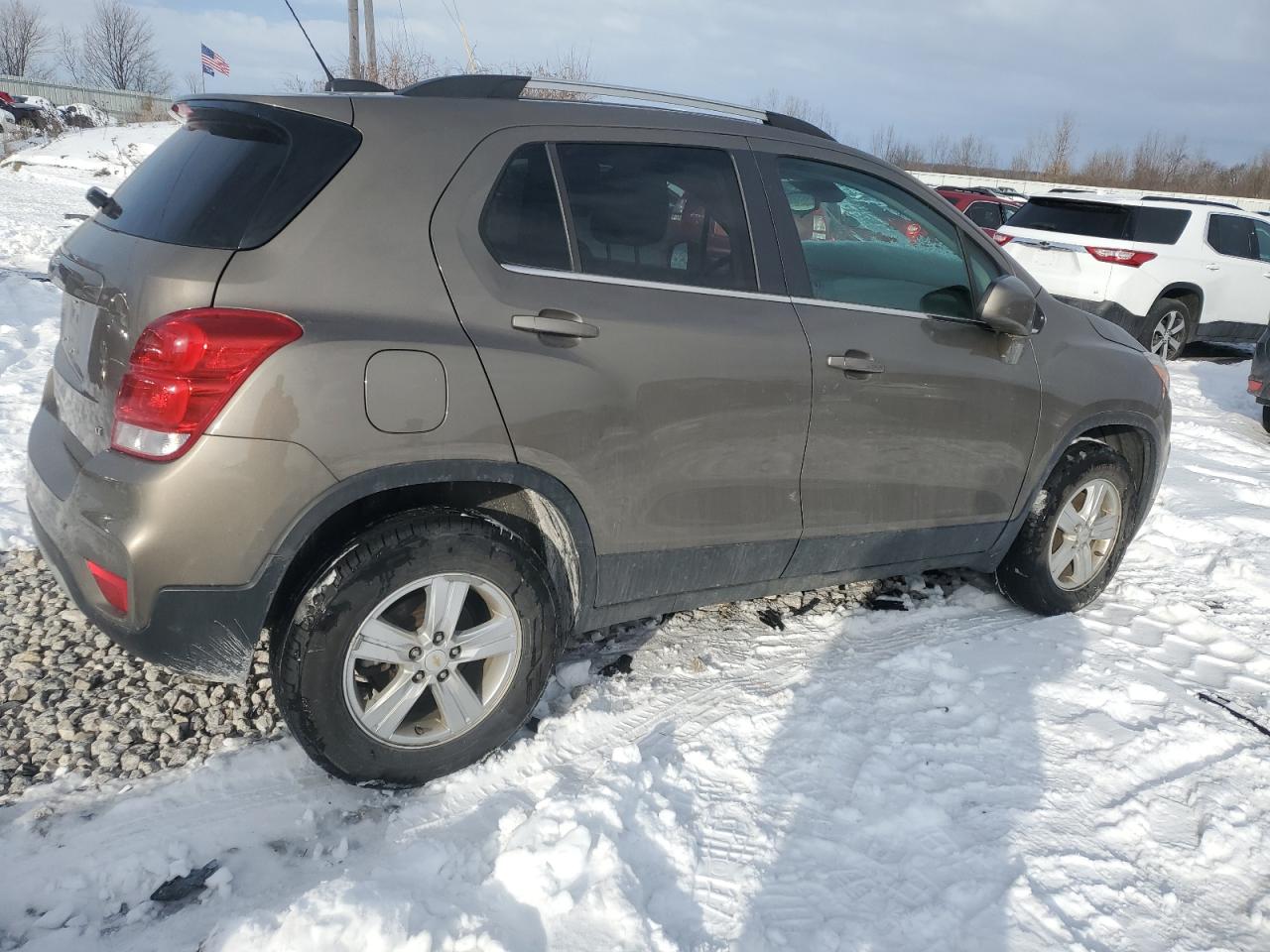 2020 Chevrolet Trax - Image 3