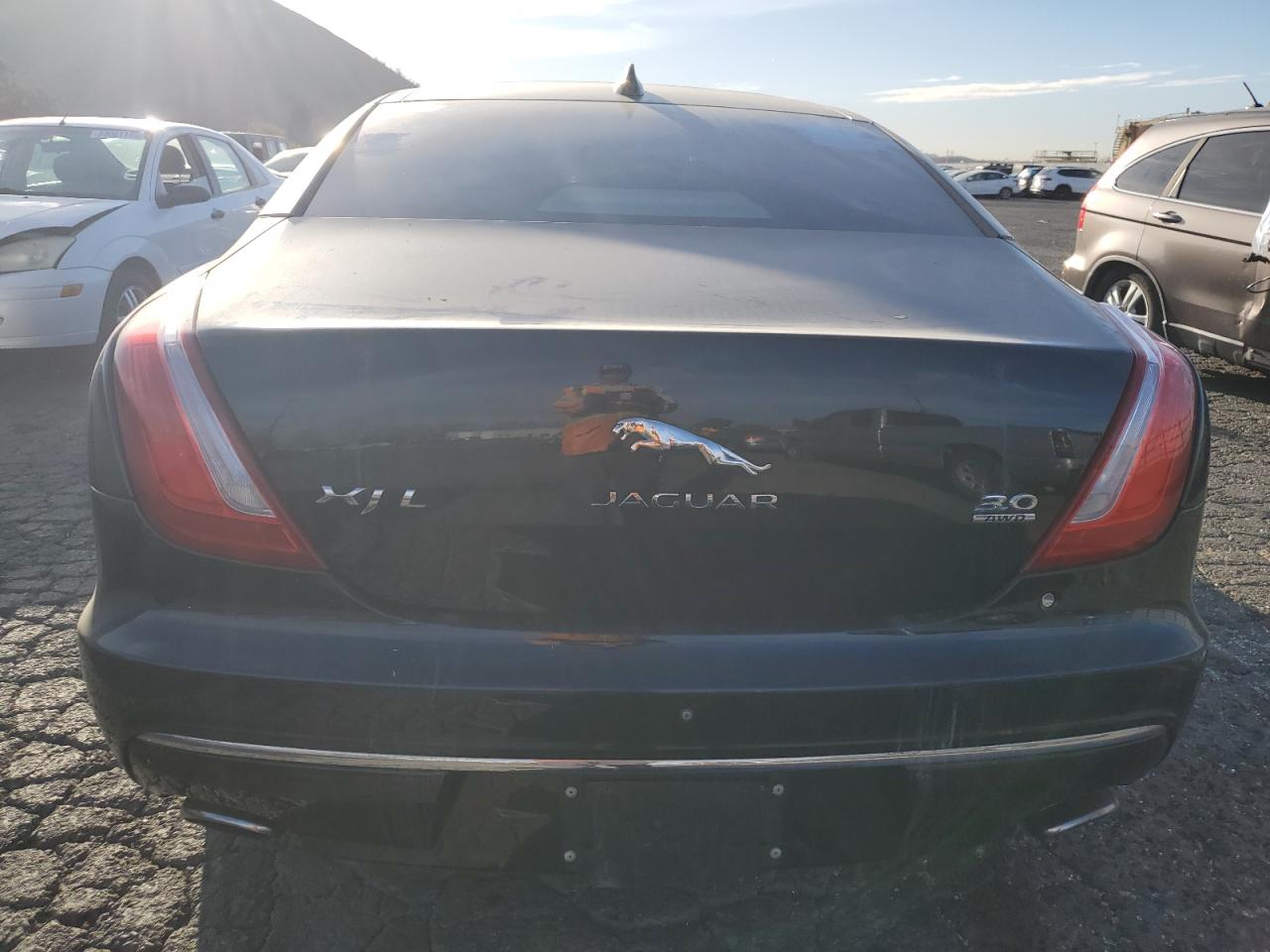 VIN SAJWJ2GD3G8V92115 2016 JAGUAR XJ no.6