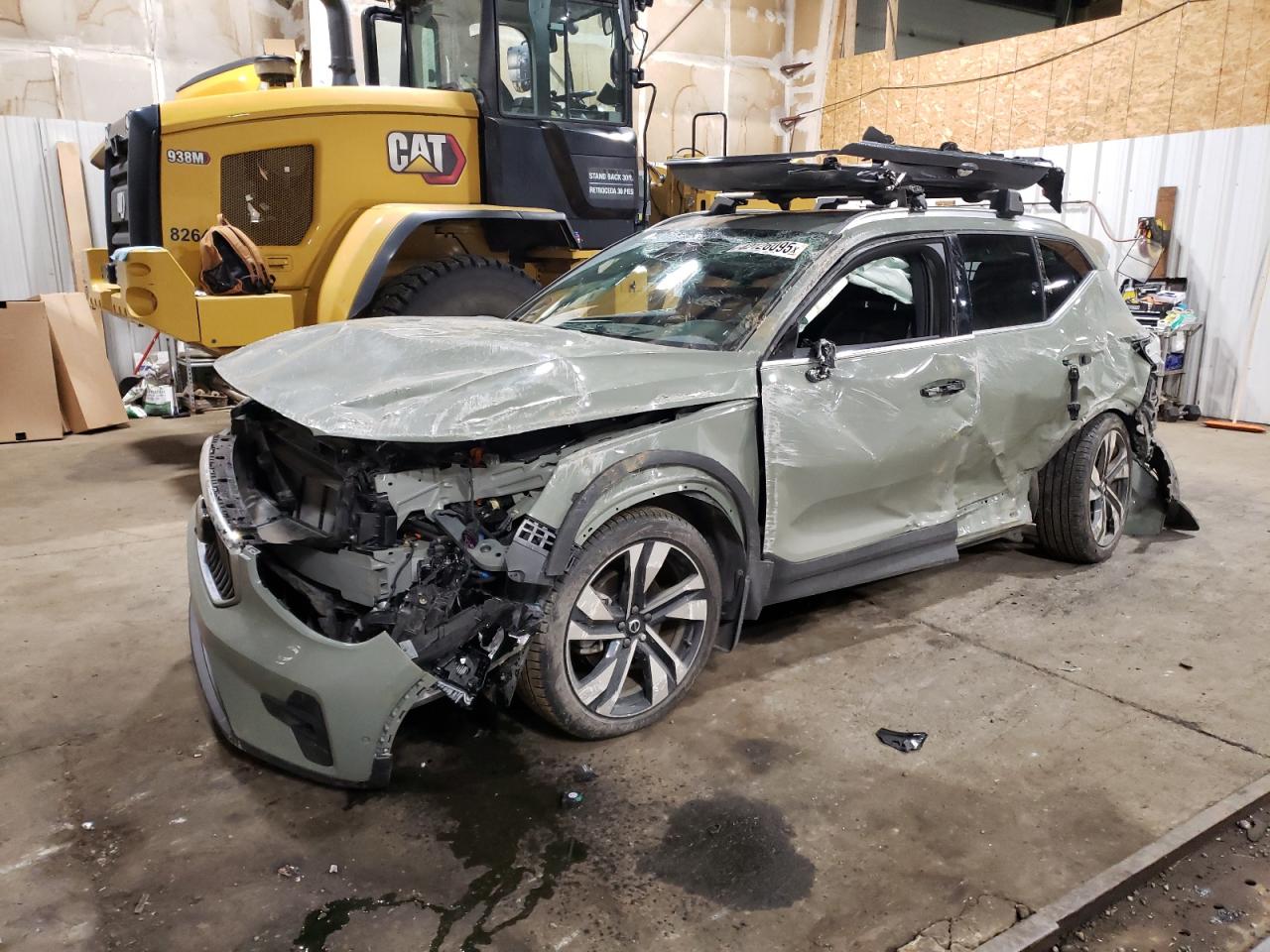 2023 Volvo XC40 - Image 1