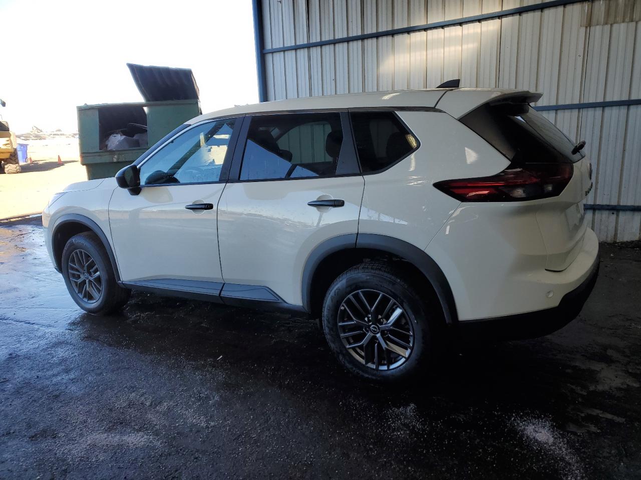 2024 Nissan Rogue - Image 2