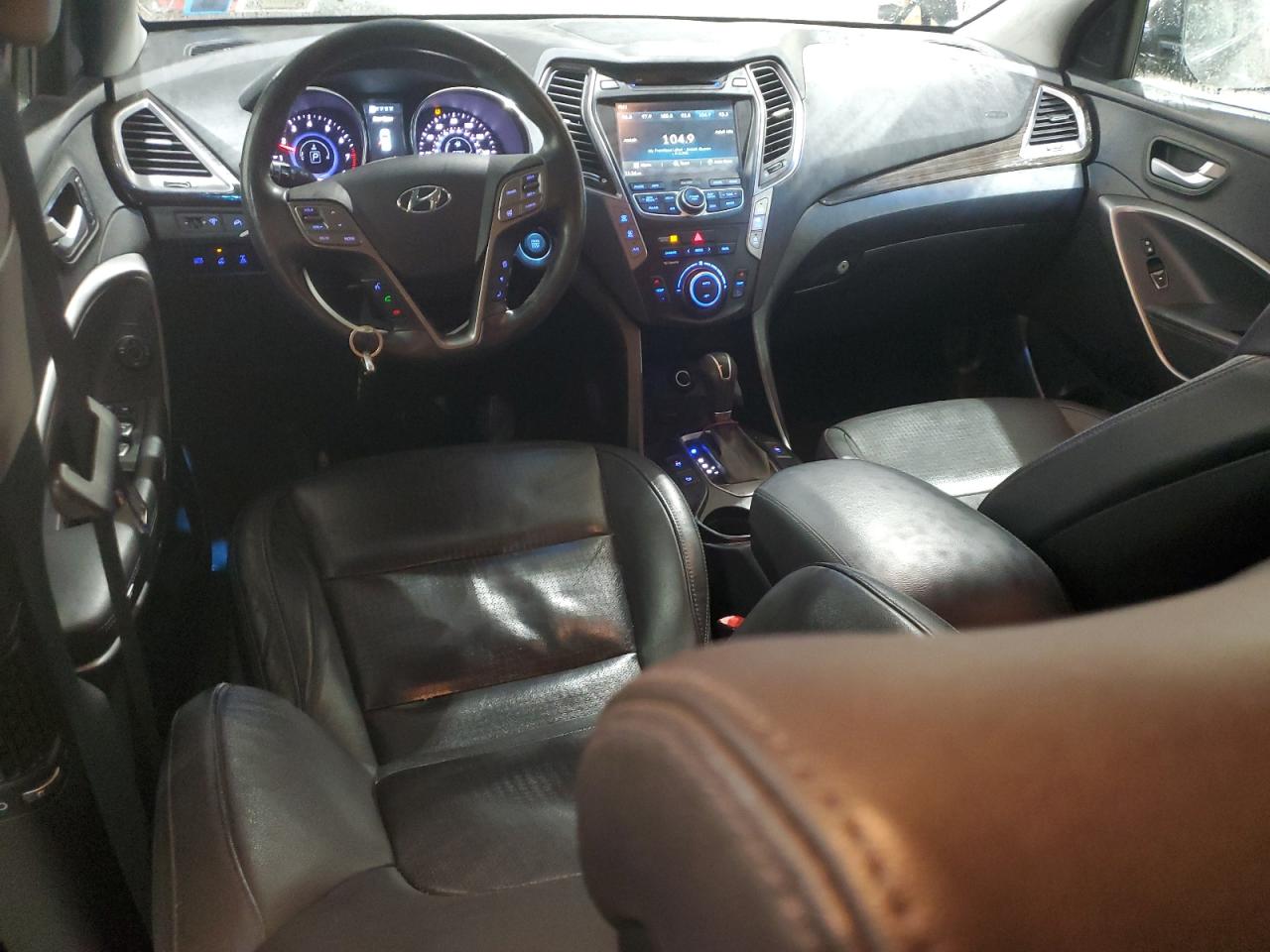 2014 Hyundai Santa Fe - Image 8