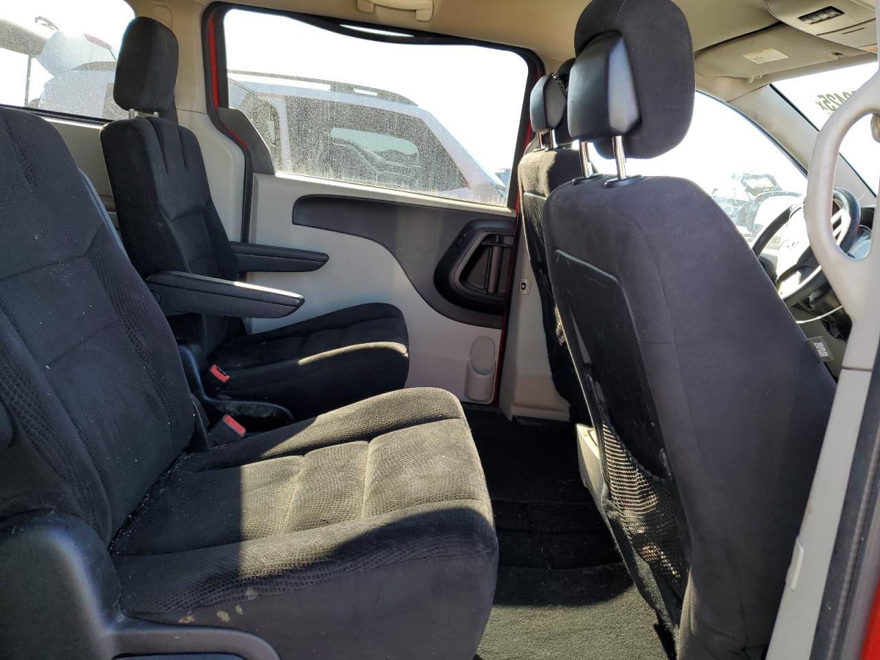 2014 Dodge Caravan - Image 11