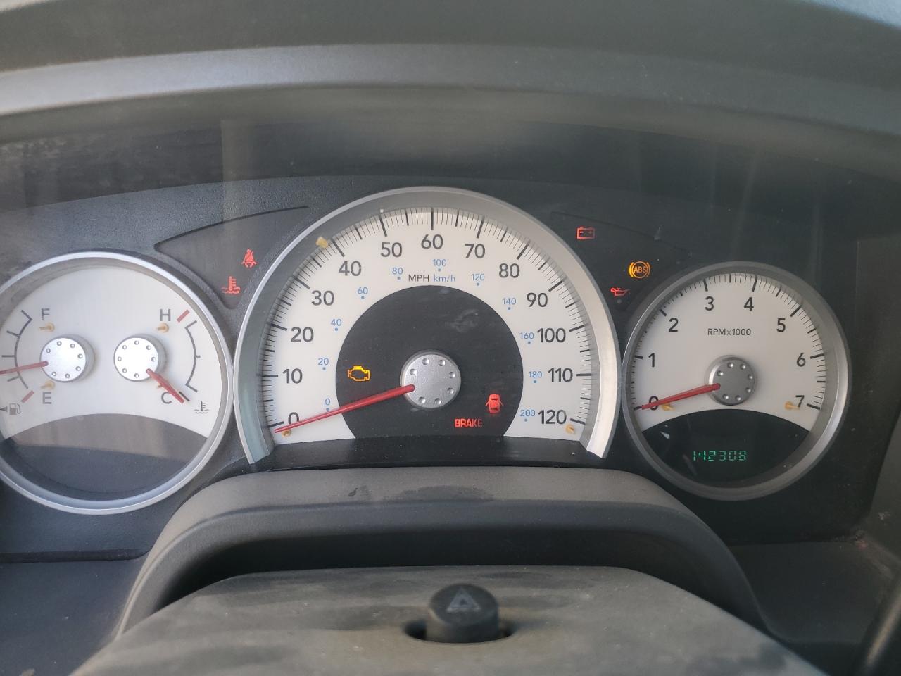 2006 Dodge Dakota - Image 9