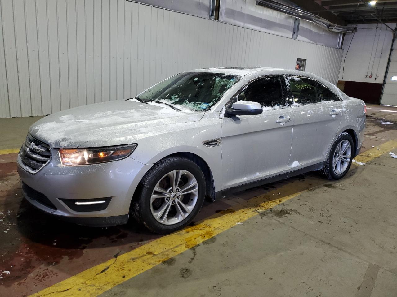 2015 Ford Taurus - Image 1