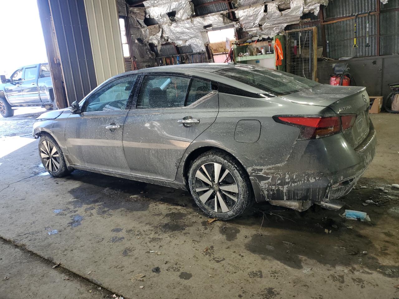 2019 Nissan Altima - Image 2