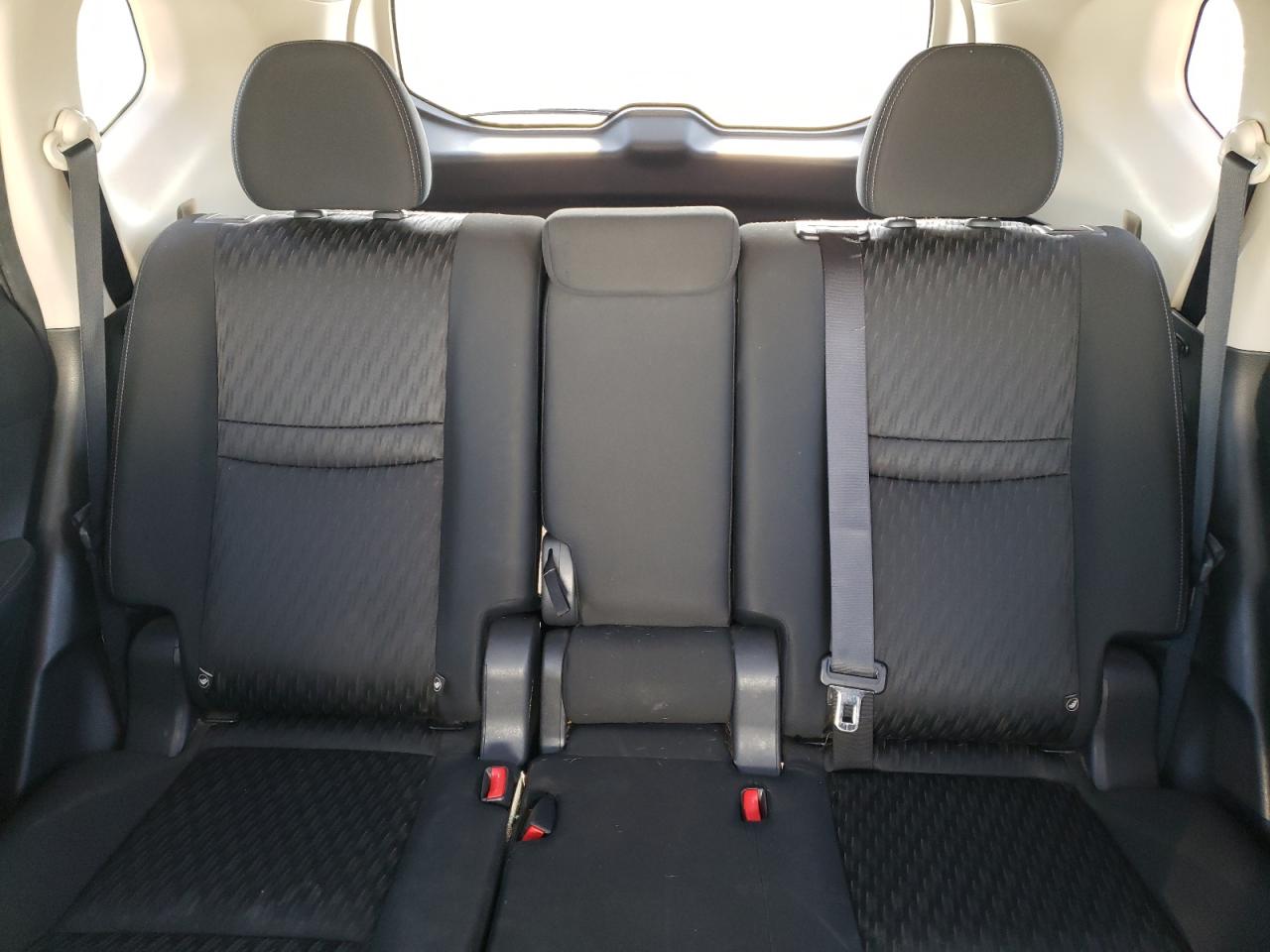 2019 Nissan Rogue - Image 10