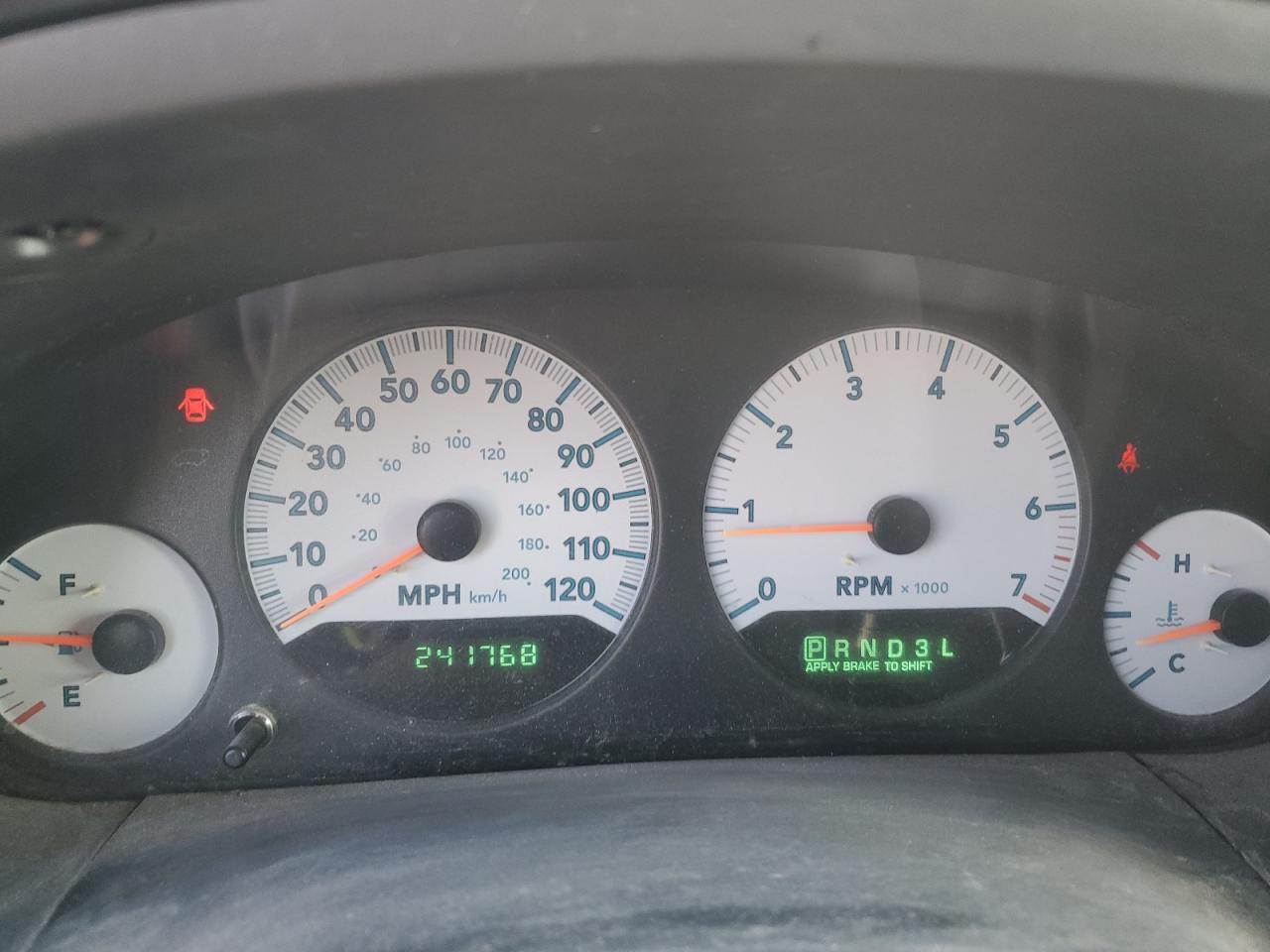 2005 Dodge Caravan - Image 9
