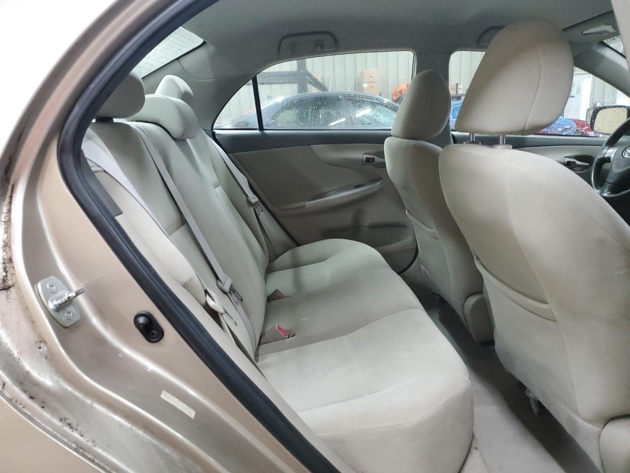2010 Toyota Corolla - Image 11
