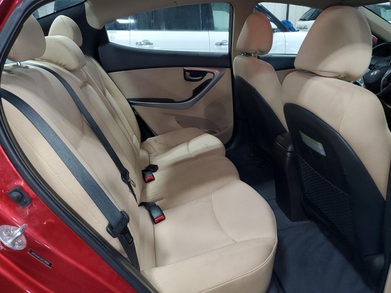 2013 Hyundai Elantra - Image 11