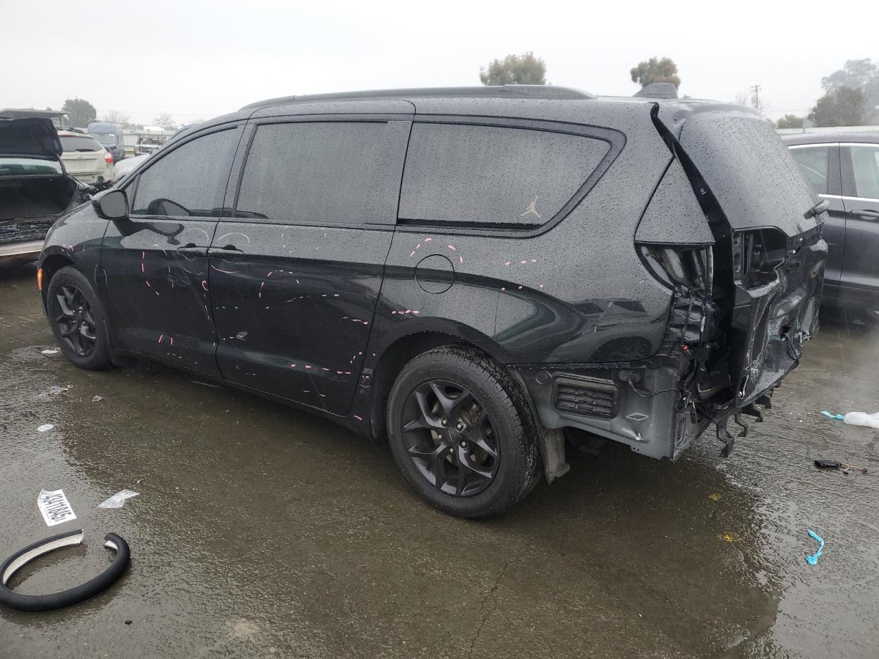 2020 Chrysler Pacifica - Image 2