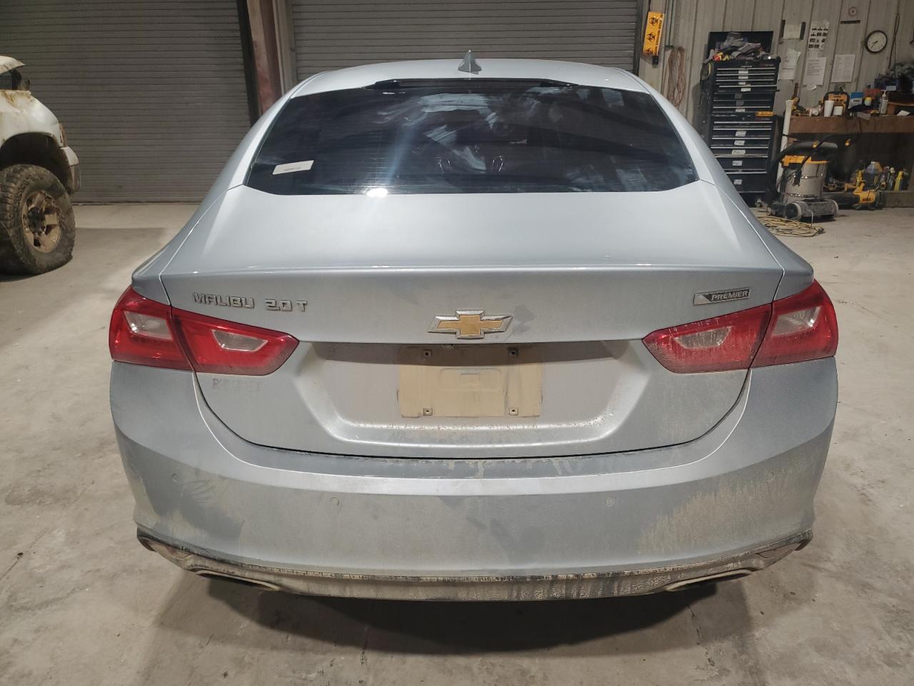 2017 Chevrolet Malibu - Image 6