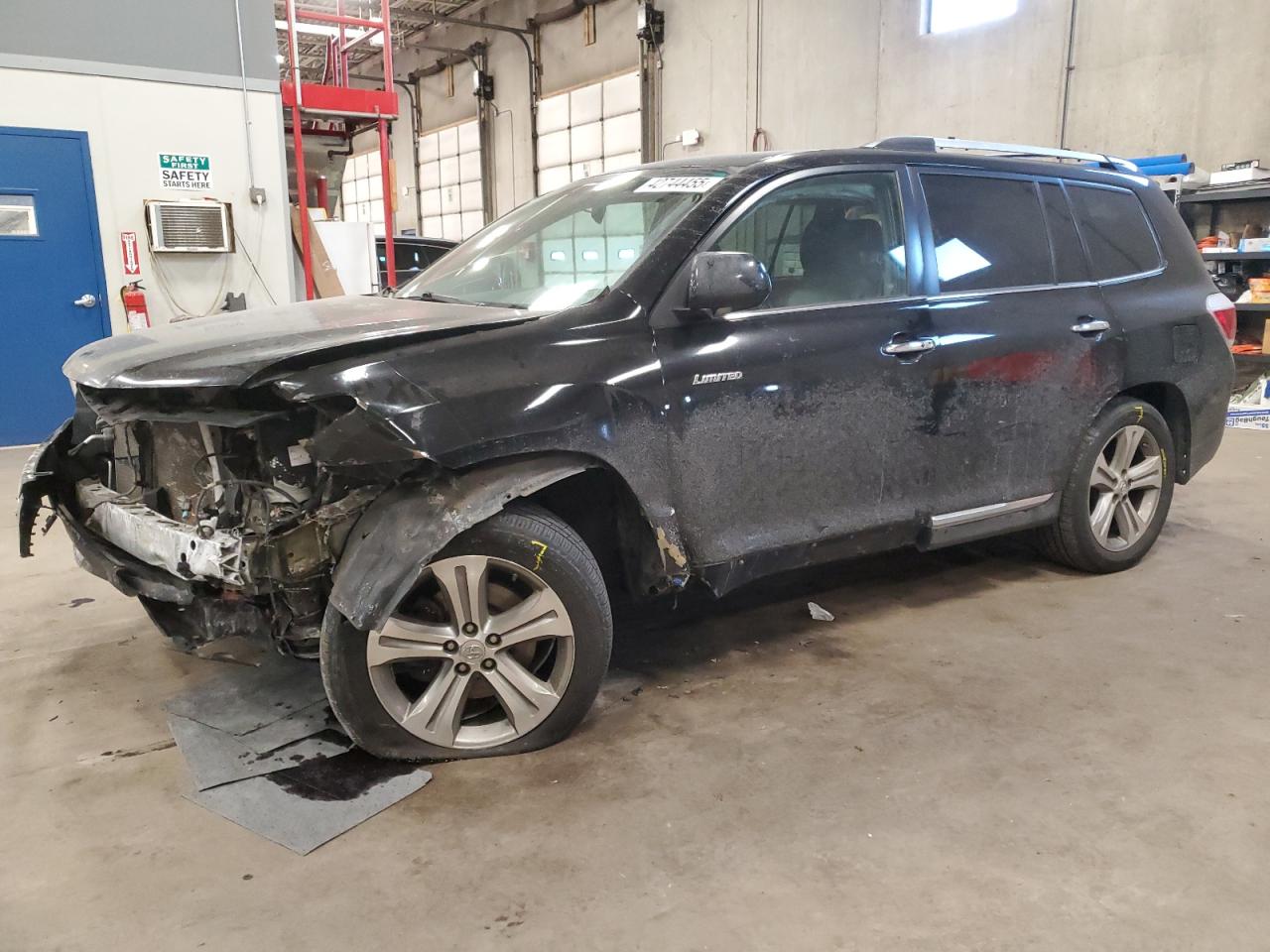 2013 Toyota Highlander - Image 1