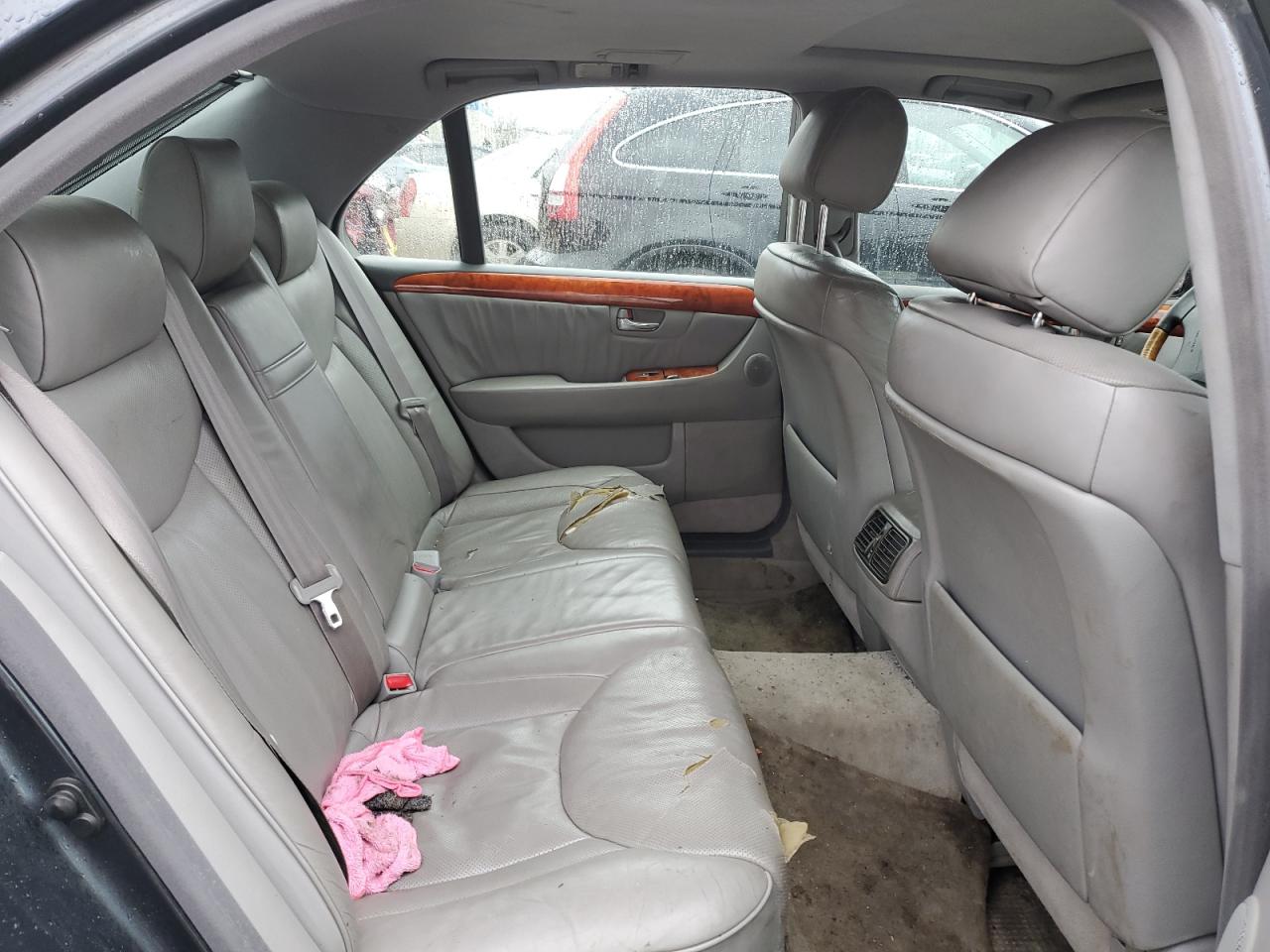 2006 Lexus LS - Image 10