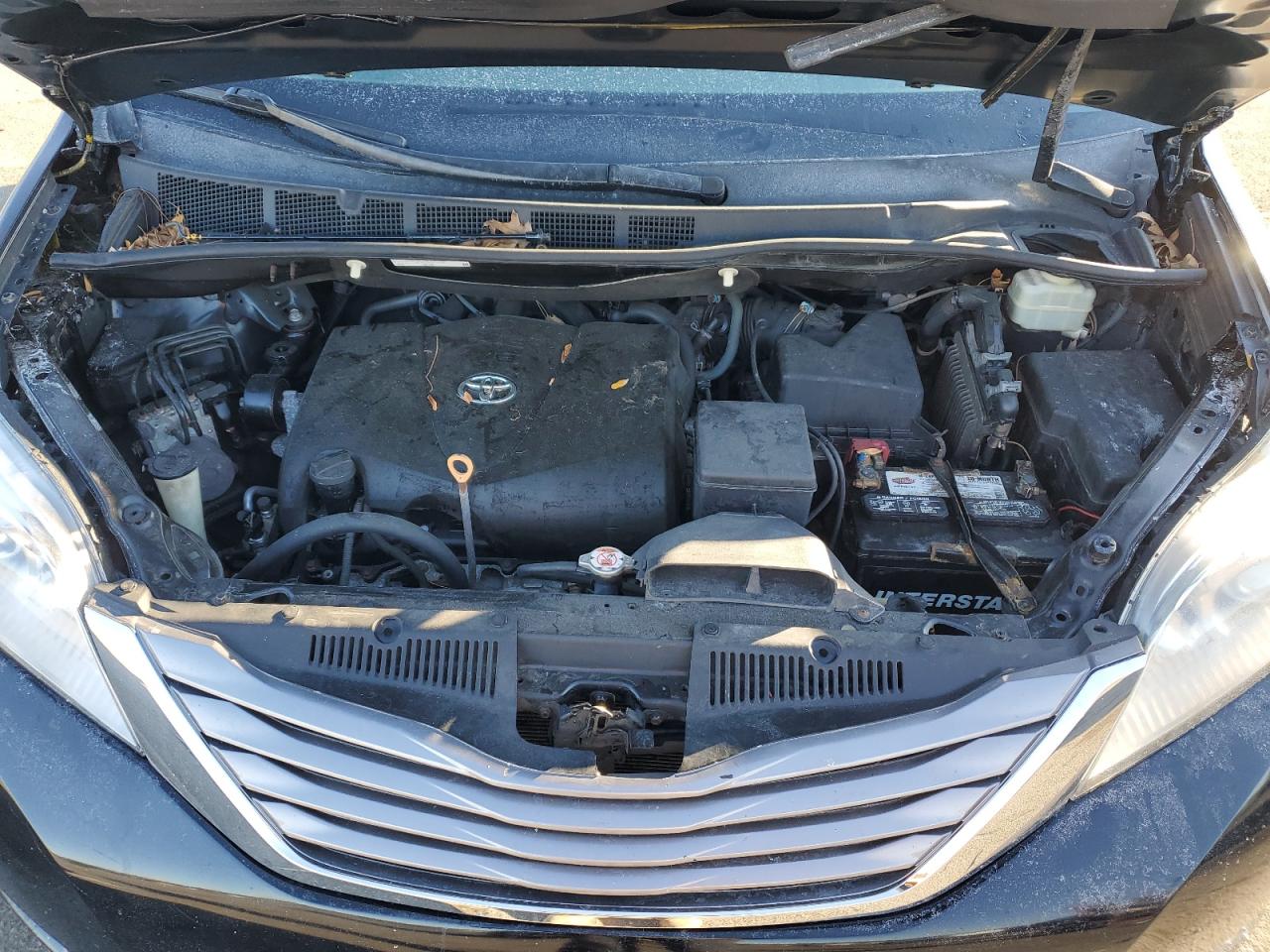 2017 Toyota Sienna - Image 12