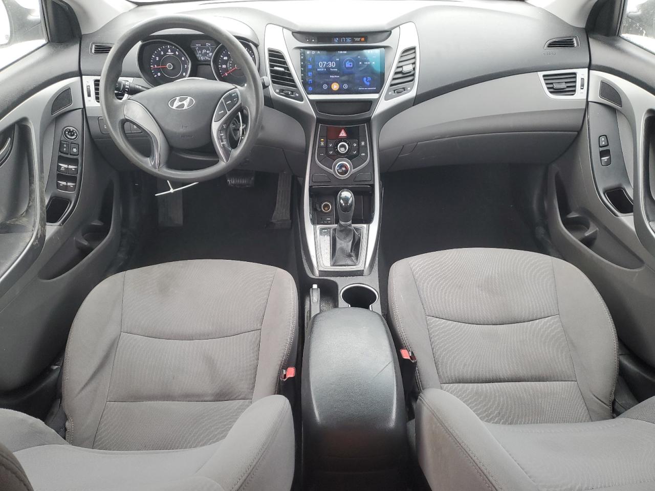 2014 Hyundai Elantra - Image 8