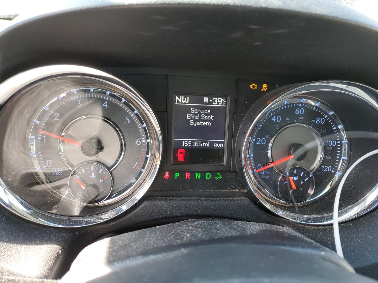 2015 Chrysler Town & Country - Image 9