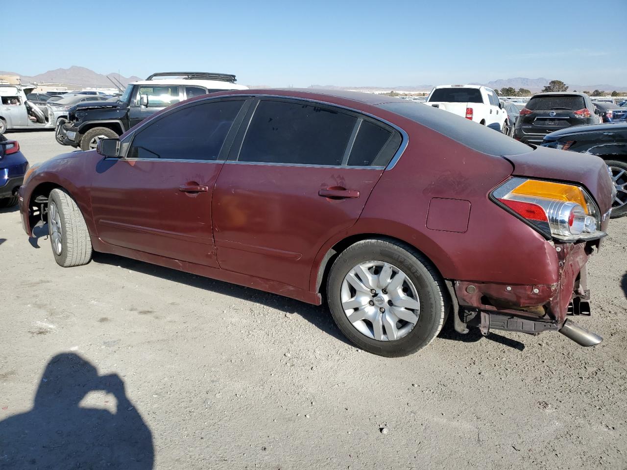 2010 Nissan Altima - Image 2