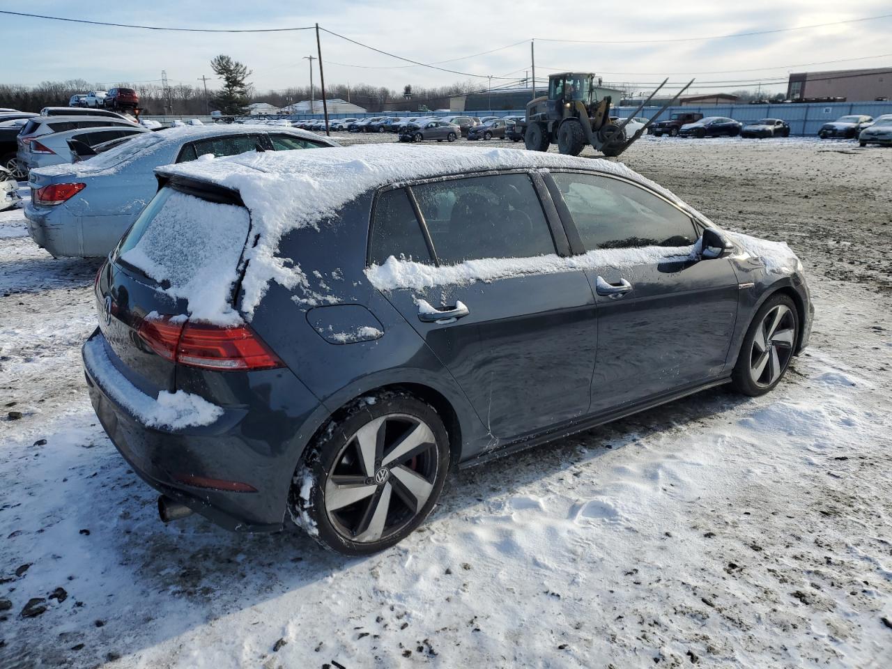 2018 Volkswagen GTI - Image 3