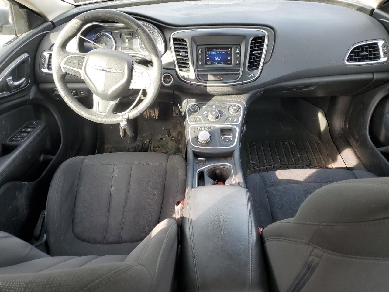 2016 Chrysler 200 - Image 8