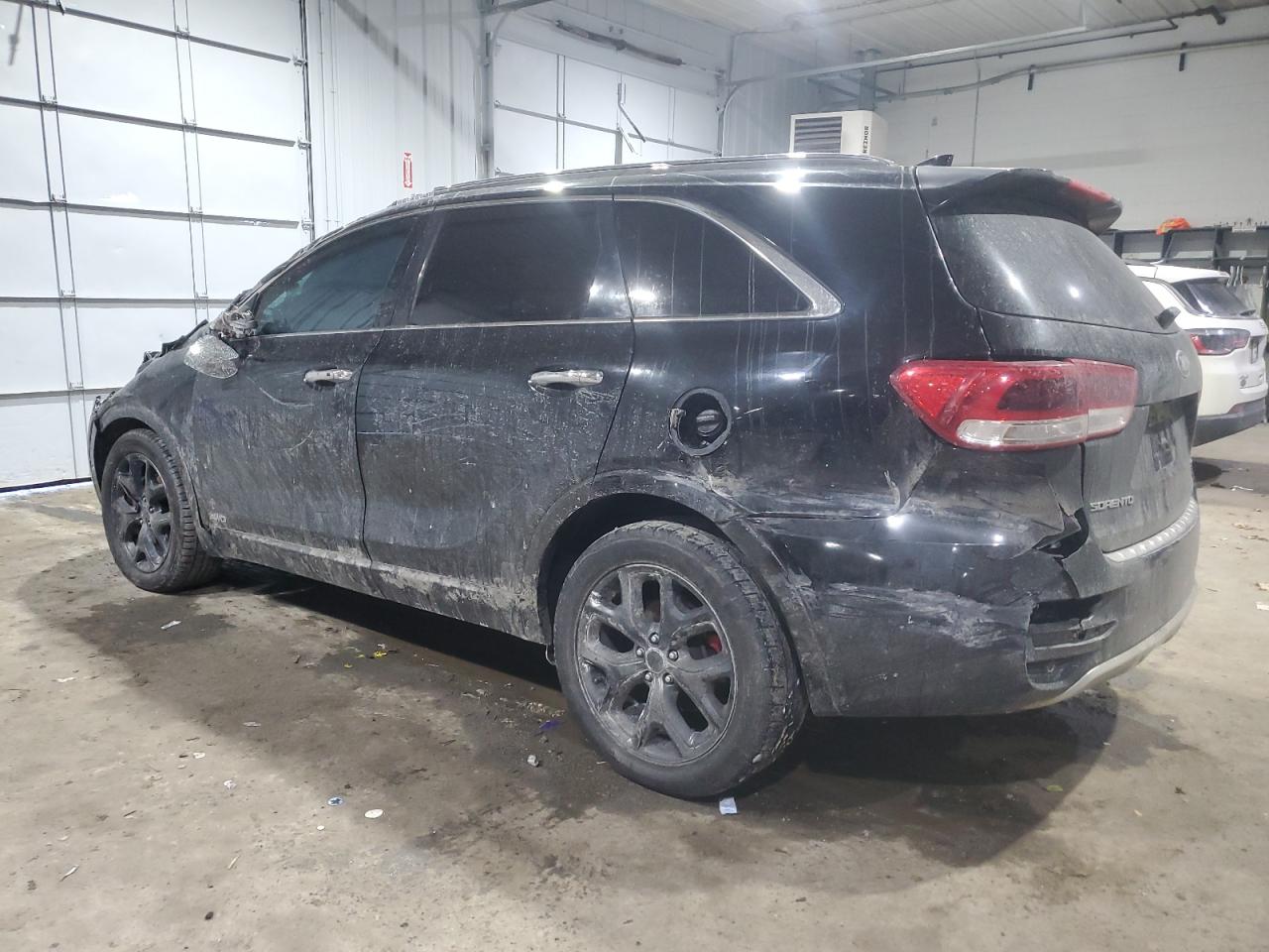2016 Kia Sorento - Image 2