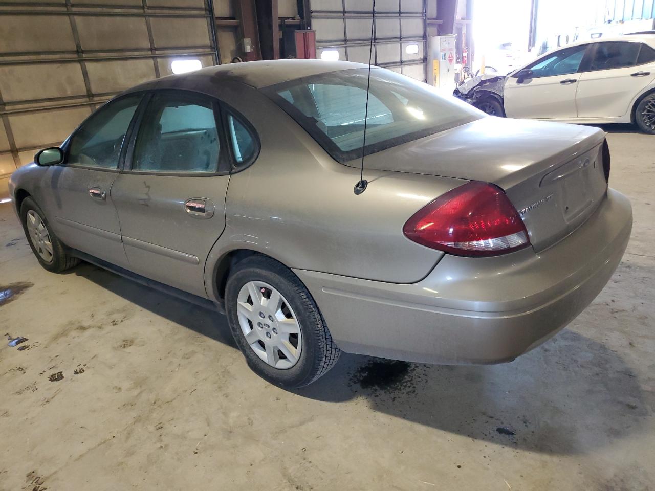 2006 Ford Taurus - Image 2