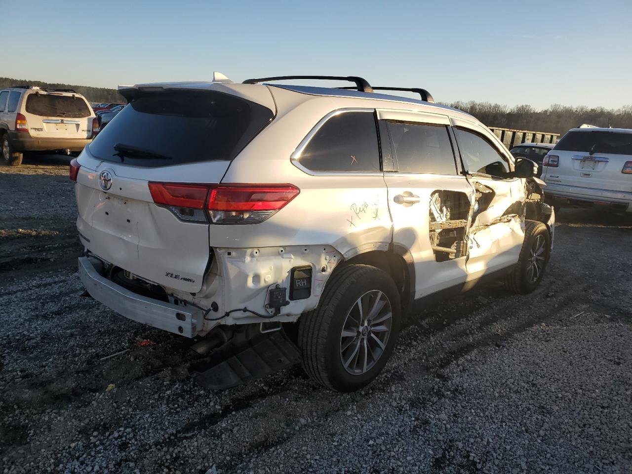 5TDJZRFH7KS595960 TOYOTA HIGHLANDER 2019