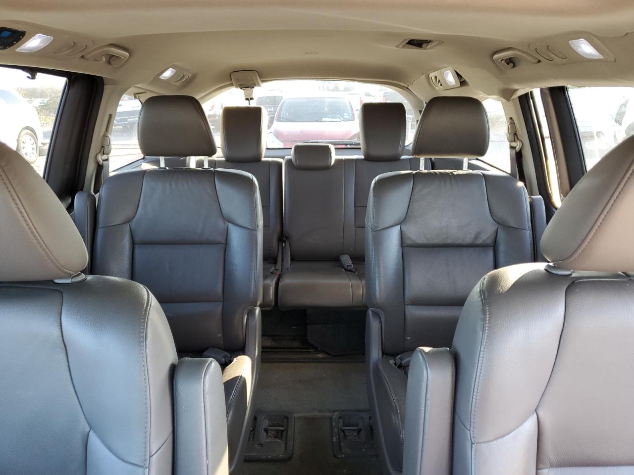 2011 Honda Odyssey - Image 10