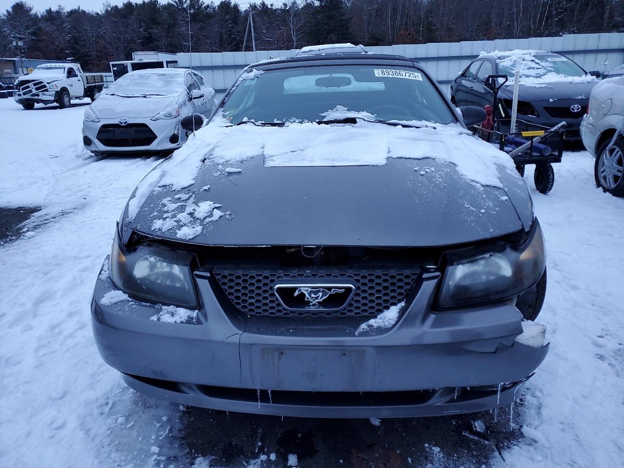 2004 Ford Mustang - Image 5