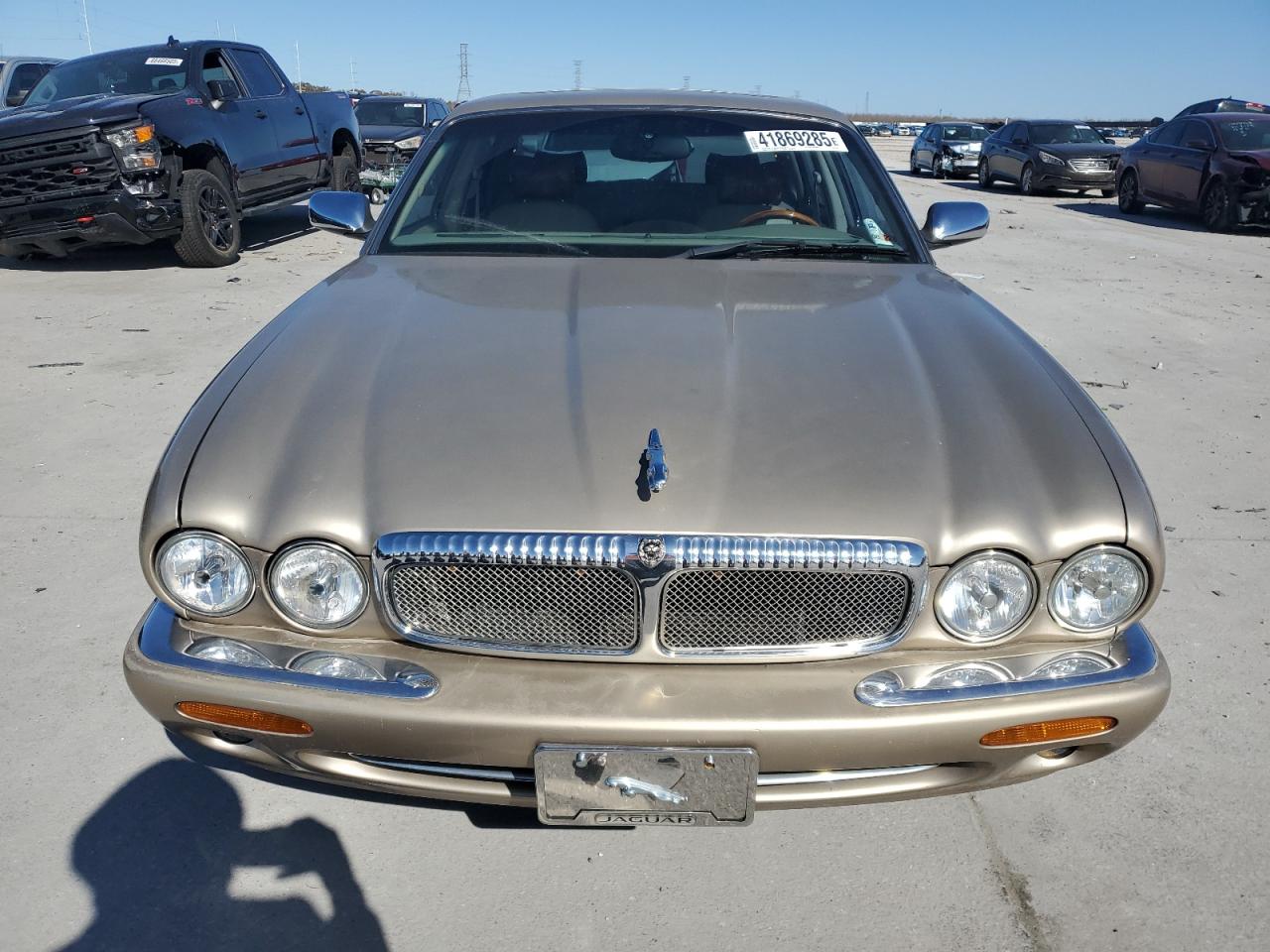 2000 Jaguar XJ - Image 5