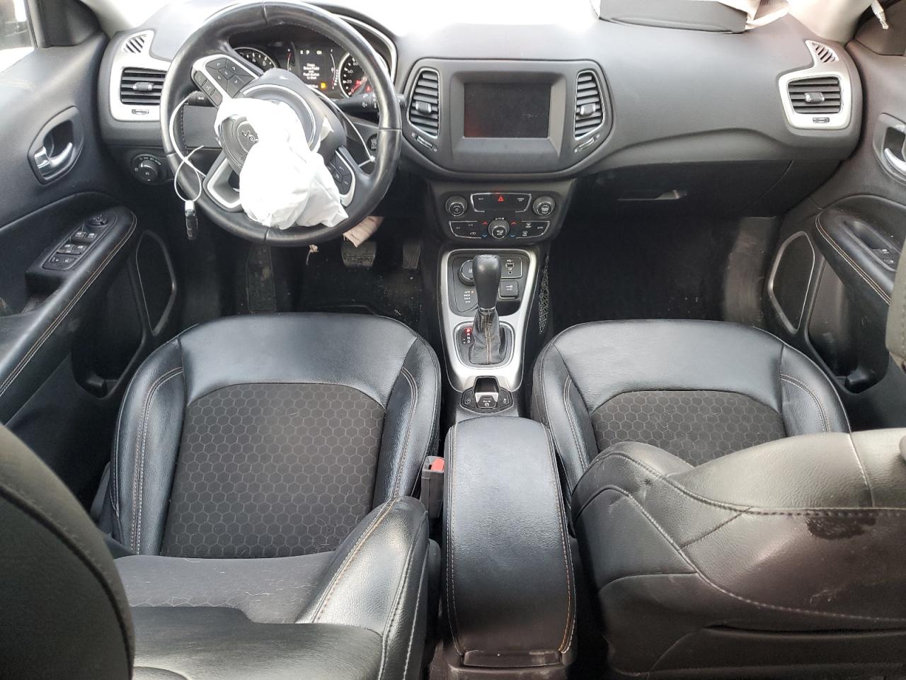 2020 Jeep Compass - Image 8