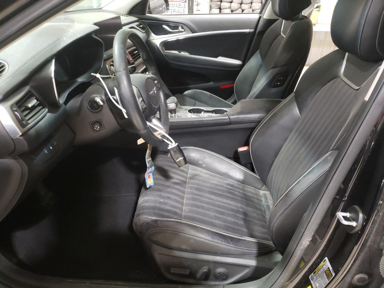 2022 Genesis G70 - Image 7