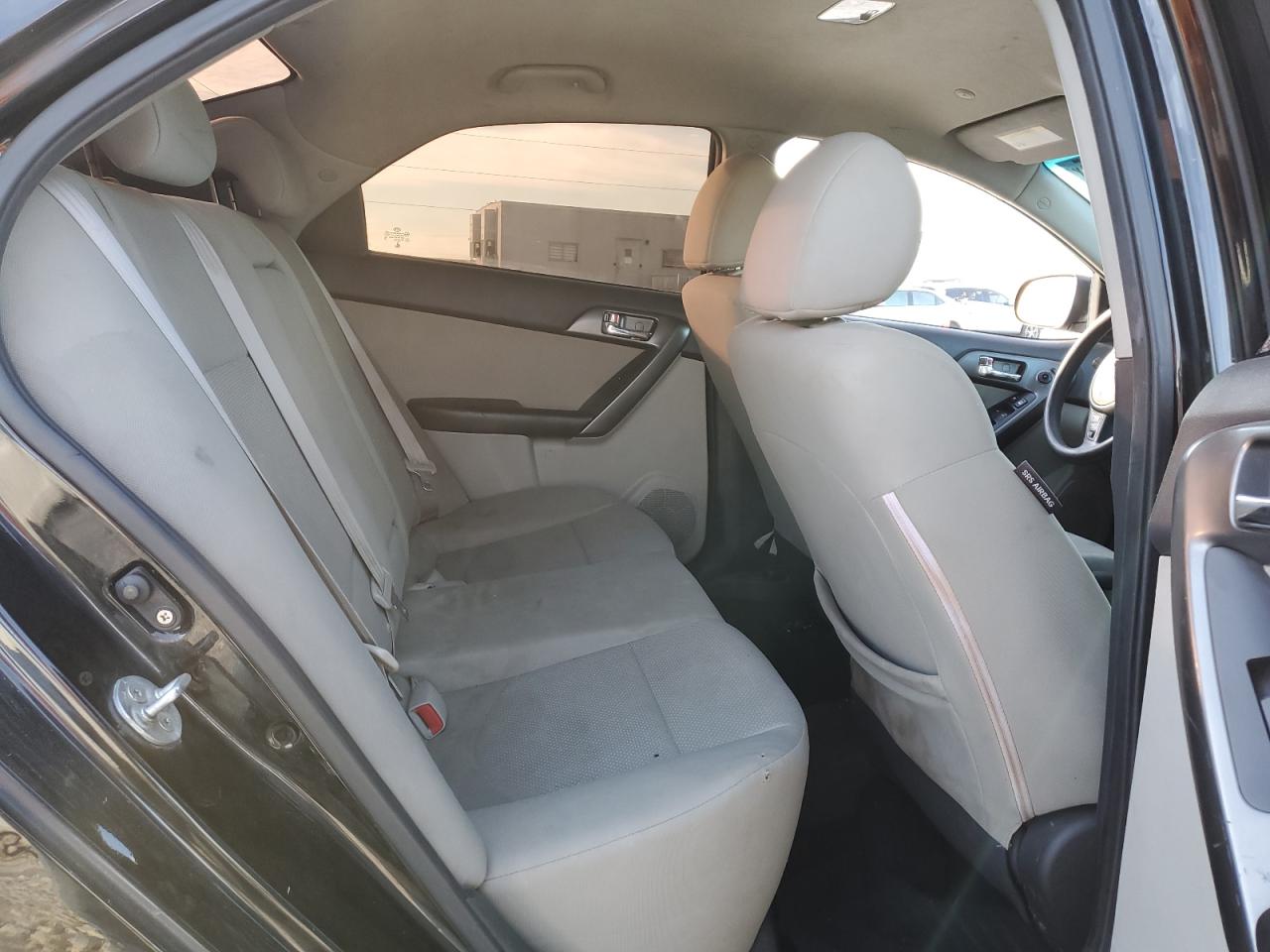 2013 Kia Forte - Image 10