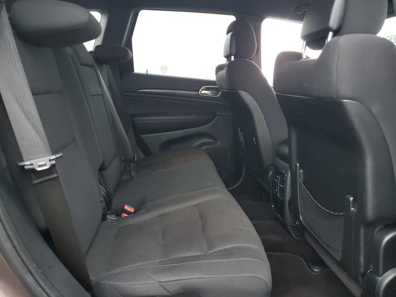 2017 Jeep Grand Cherokee - Image 11