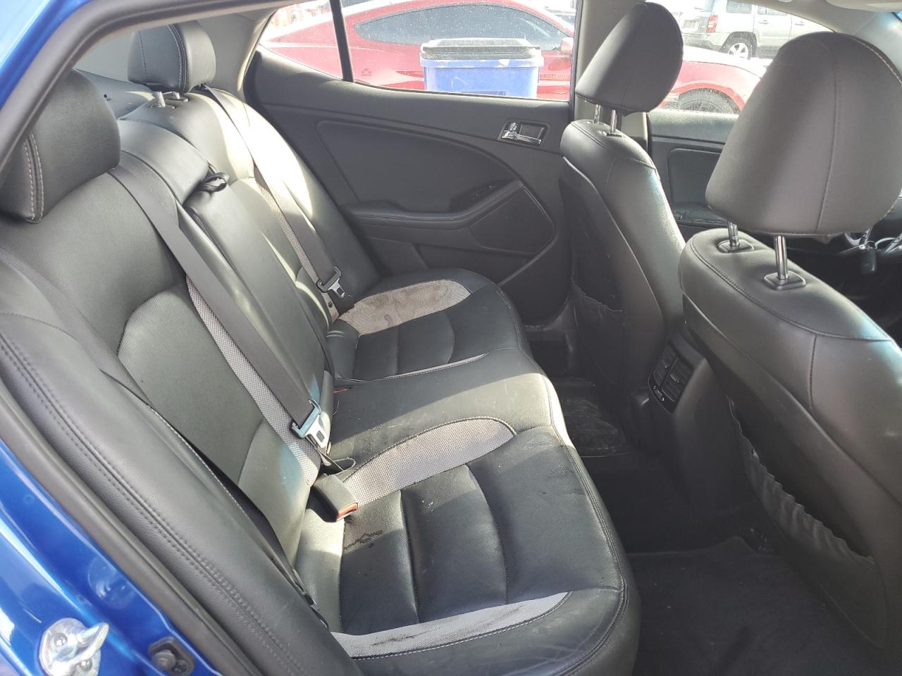 2012 Kia Optima - Image 10