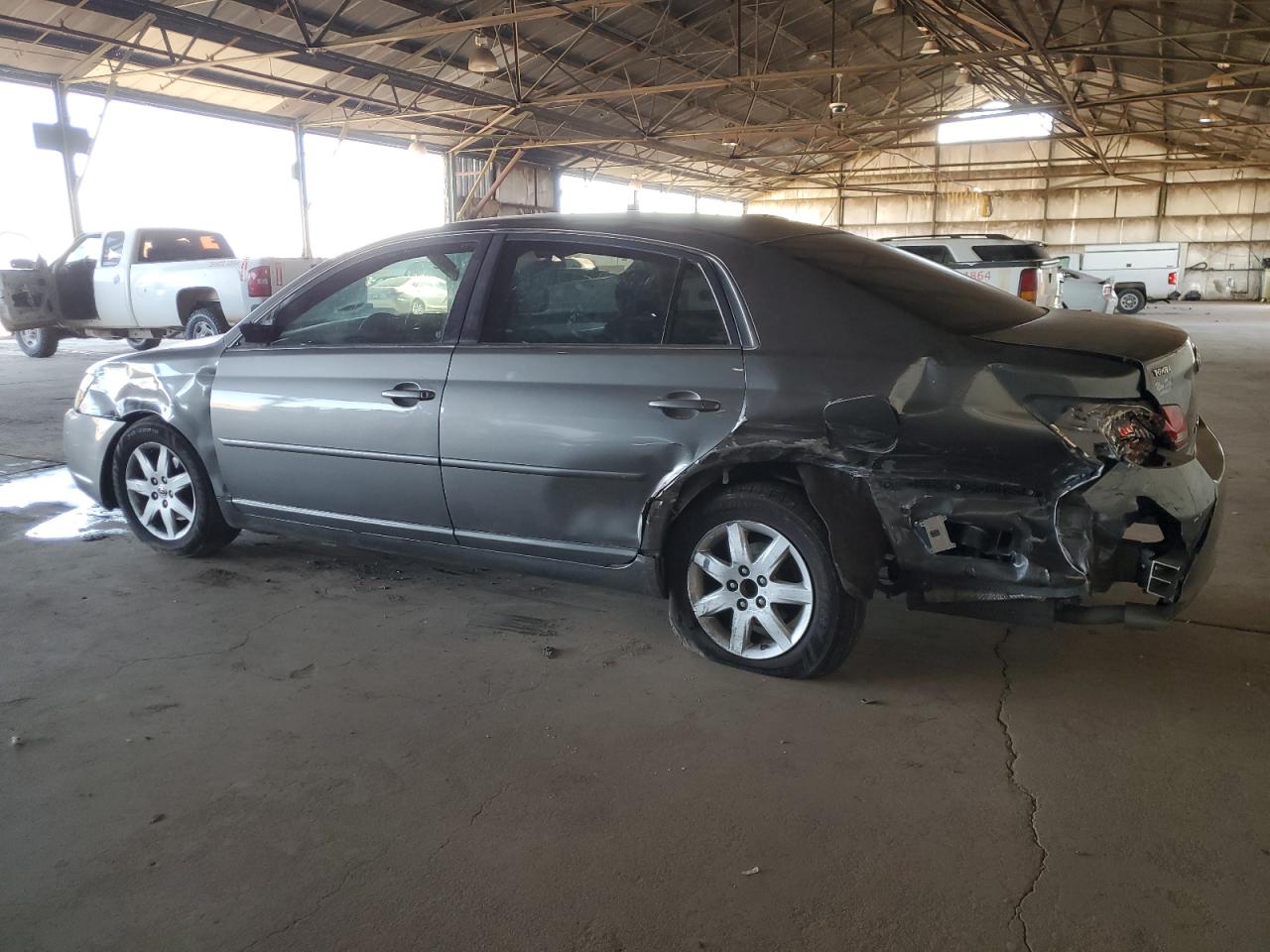 2007 Toyota Avalon - Image 2