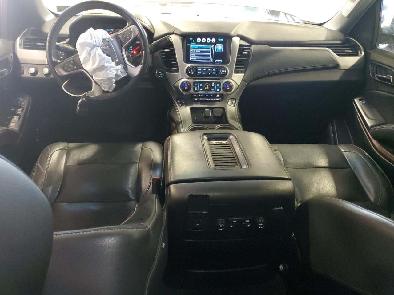 2017 GMC Yukon - Image 8