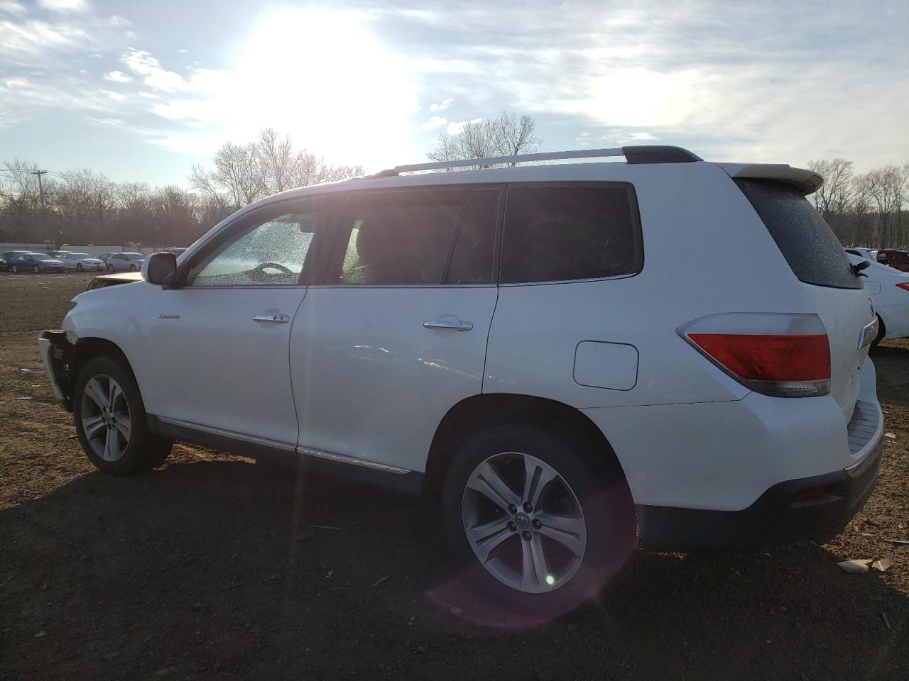 2011 Toyota Highlander - Image 2