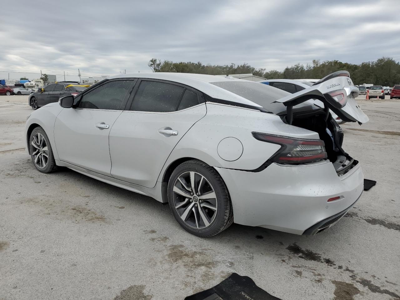 2020 Nissan Maxima - Image 2