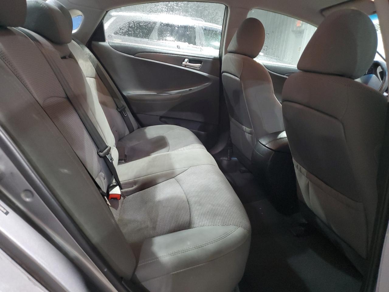 2013 Hyundai Sonata - Image 10